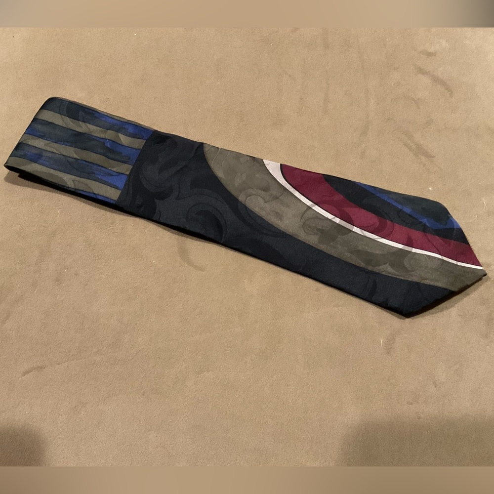 Men’s Vintage Oaktree Elegant Multicolor Imported Silk Fabric Tie.